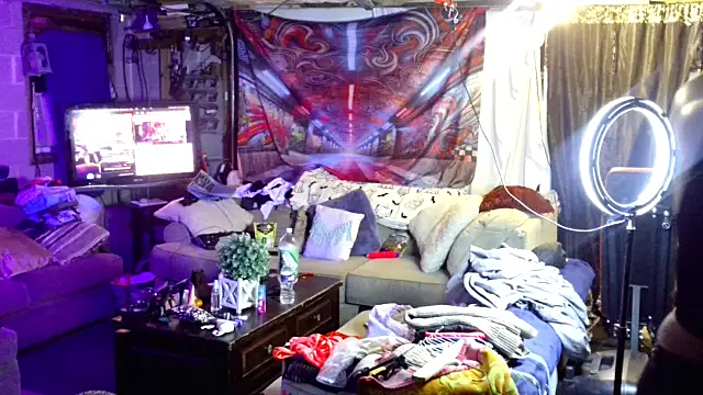Snapshot of Jaxxx421 chatting on October 5, 9:25 am Jaxxx421 online show from October 5, 9:25 am