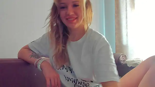 foxy blond online show from April 30, 12:49 am