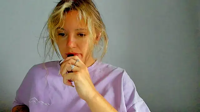 foxy blond online show from May 14, 12:38 am