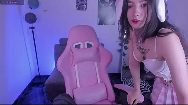 Snapshot of cami_mila9 chatting on September 10, 11:05 pm cami mila9 online show from September 10, 11:05 pm
