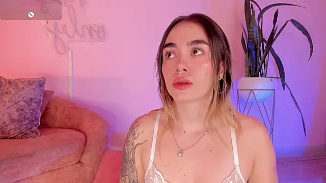 Lucy Vega online show from October 29, 5:01 am