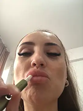 madonnaaaa online show from February 23, 9:09 am