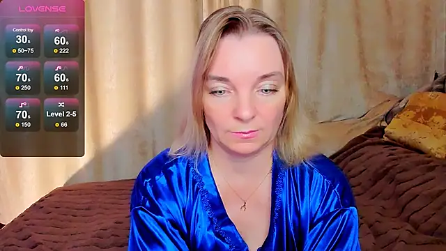 Snapshot of Regina__blue chatting on October 3, 5:51 pm Regina blue online show from October 3, 5:51 pm