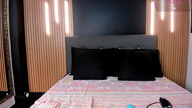 EvaaLovia1 online show from February 19, 2:05 pm