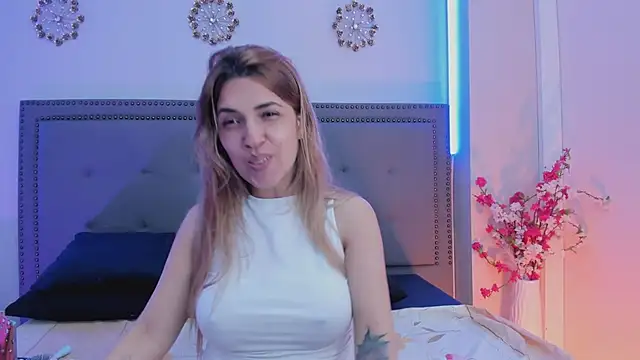 EvaaLovia1 online show from June 22, 1:52 pm