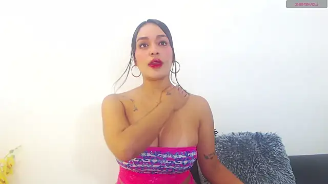 RenataBrown online show from August 1, 9:33 am