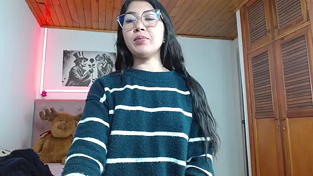 tifanny-squirt online show from December 3, 4:15 am