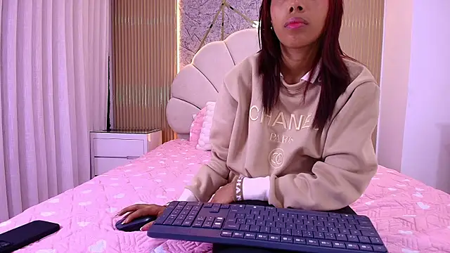 nata luna online show from November 9, 7:10 pm