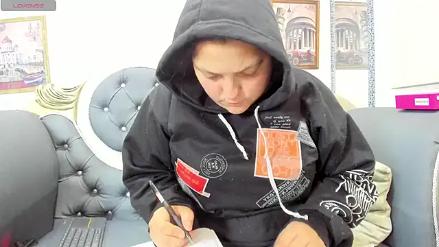 KataleyaStiward online show from July 30, 1:01 pm