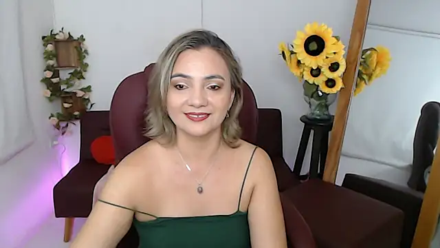 Ghada milf online show from July 6, 10:45 pm