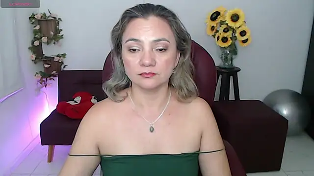 Ghada milf online show from April 11, 9:51 pm
