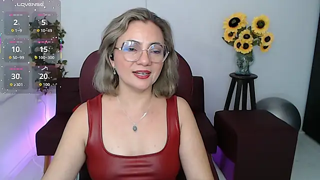 Ghada milf online show from April 24, 11:07 pm
