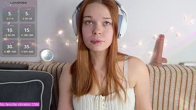 ValBae online show from November 21, 10:01 pm