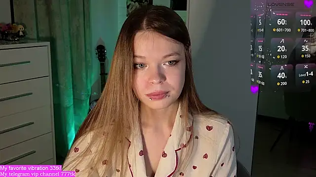 ValBae online show from September 15, 7:32 pm