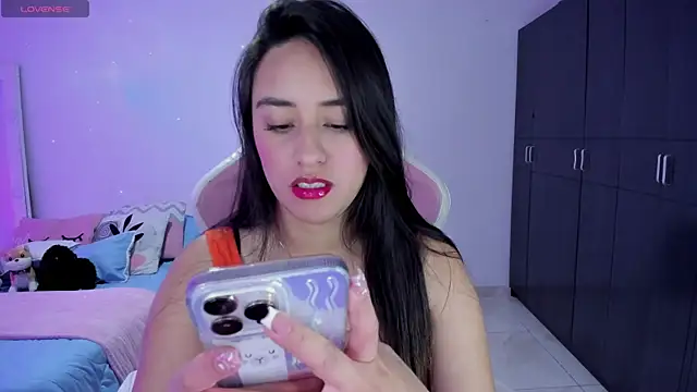 Tinylottie online show from November 18, 1:50 am