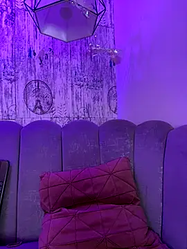 AbyThompson online show from December 18, 7:40 pm