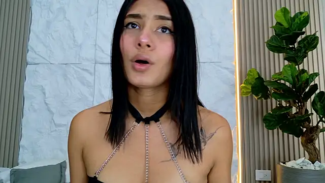 LaurenRodriiguez online show from June 27, 12:44 pm