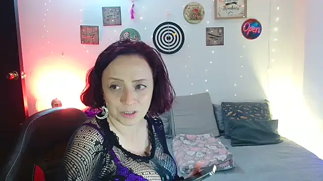 catalinamommyx online show from July 17, 12:15 am
