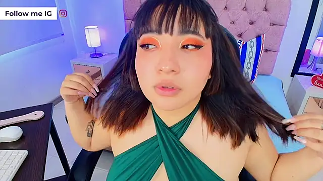 Emma monserrat online show from January 31, 7:45 pm