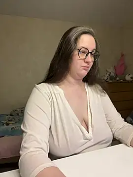 hungry1bunny online show from June 7, 7:10 pm