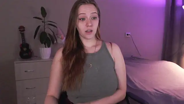 SarahSweetie online show from February 13, 4:52 pm