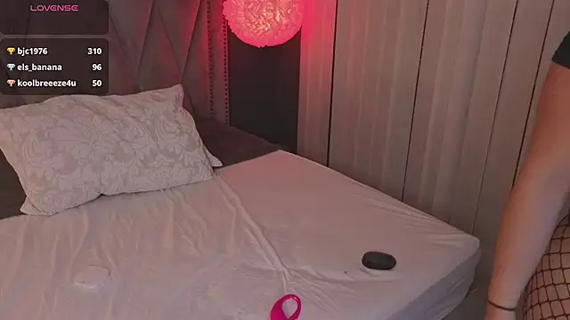 missy taylor  online show from October 9, 8:13 pm