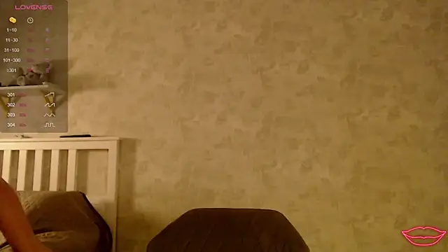 Bellla Haddid online show from July 17, 6:33 pm