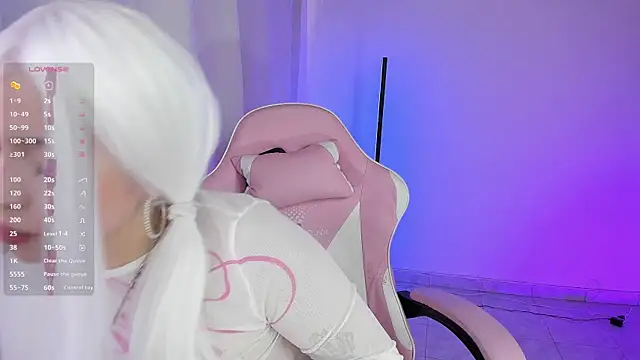 Kendall Bunnyy online show from July 17, 8:23 pm
