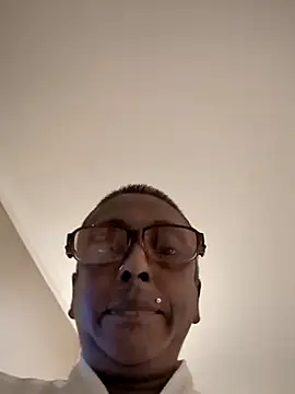 mamakarma1403 online show from April 19, 11:51 pm