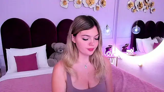 ZaraBloom online show from January 13, 4:11 pm