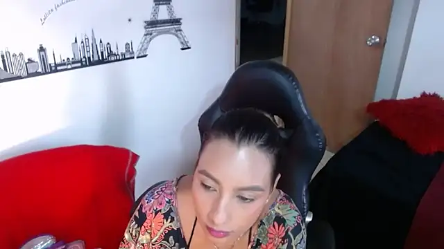 mykaelahoney online show from June 19, 7:39 pm