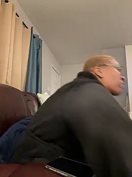 SexyHoneyRedd online show from March 8, 3:32 am