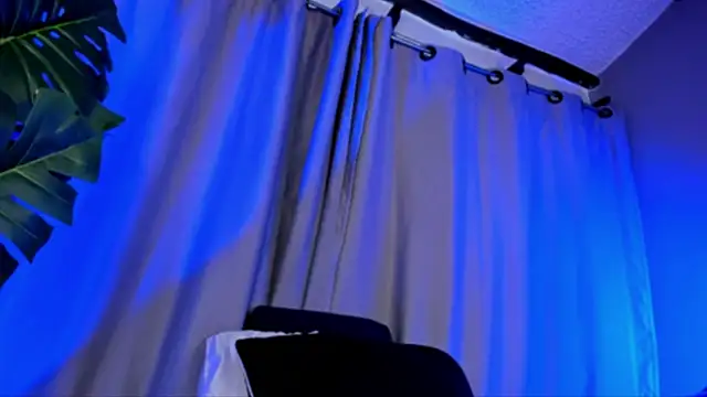 EviePhoenix online show from May 7, 10:13 pm