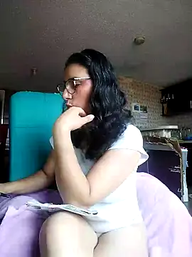 Im Alma  online show from May 4, 2:10 pm