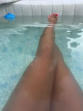JenniLowen online show from July 3, 7:42 pm