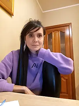 Francenia lolis online show from February 5, 4:10 pm