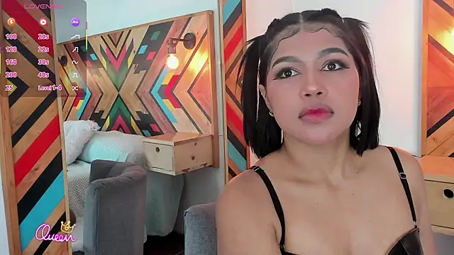 NaiirobiSwan online show from February 3, 8:12 pm