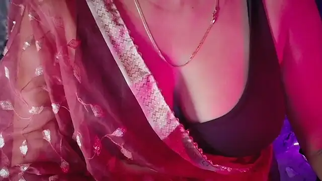 SexyAndHottie online show from May 11, 5:10 pm