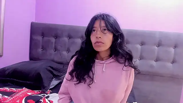 karolinee 66  online show from July 10, 4:57 am