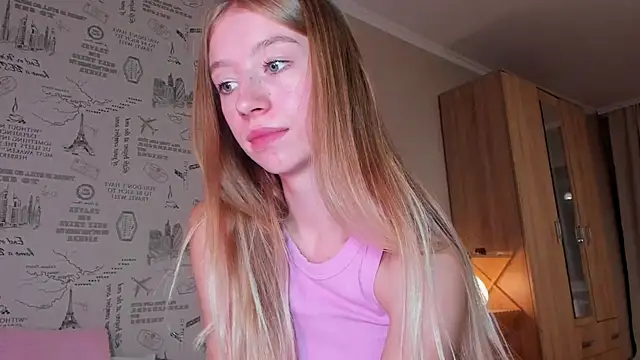 minidivaa  online show from October 24, 5:20 pm