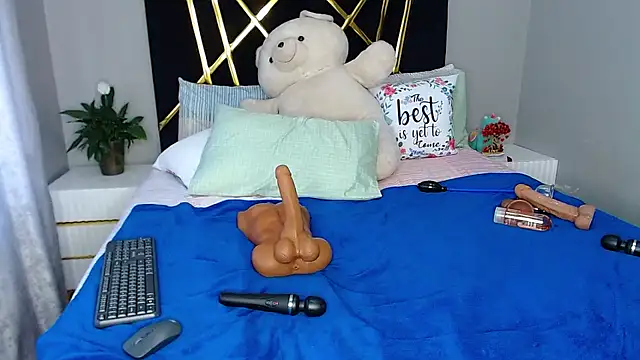 Snapshot of MissBigNipples chatting on October 11, 4:28 am MissBigNipples online show from October 11, 4:28 am