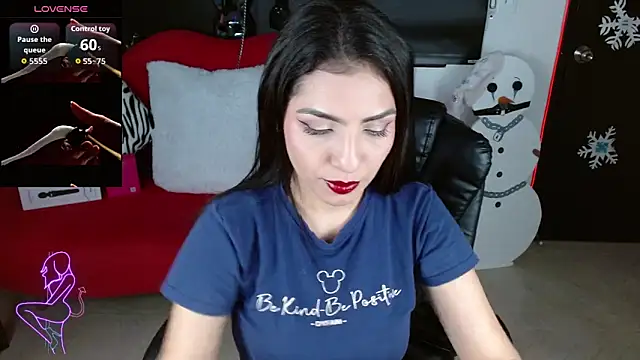 Carolaine69  online show from December 17, 1:37 pm