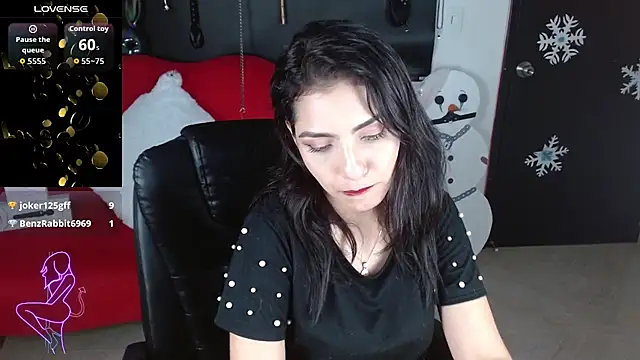 Carolaine69  online show from December 3, 1:57 pm