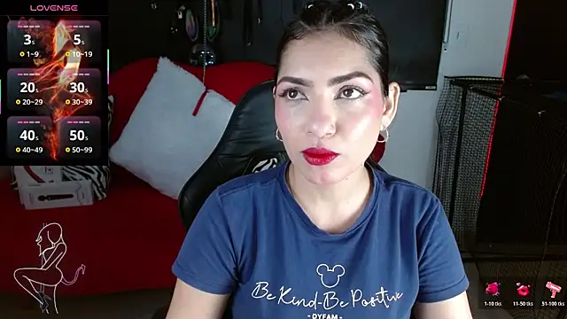 Carolaine69  online show from May 4, 1:37 pm