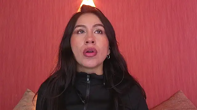 EmiGomez  online show from November 7, 2:44 pm