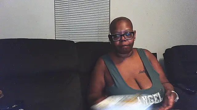 PrettysWorld online show from June 19, 3:11 am