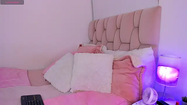 ZarianaEvanz online show from June 24, 11:59 pm