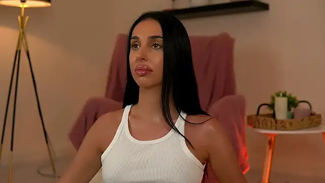 KairaAndrews online show from June 28, 6:47 pm