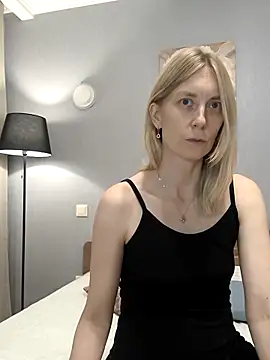 AvelinaLeoni online show from September 27, 3:08 pm