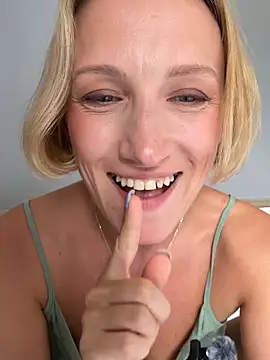 UmaTruewoman online show from April 29, 4:59 am